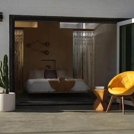 Neutra Home Joshua Tree Luxury Retreat Pool And Spa Exterior photo