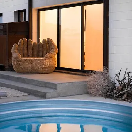 Neutra Home Joshua Tree Luxury Retreat Pool And Spa Exterior photo