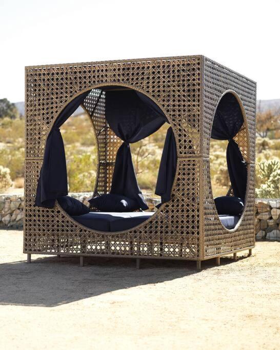 Neutra Luxury Retreat Pool And Holiday home Joshua Tree