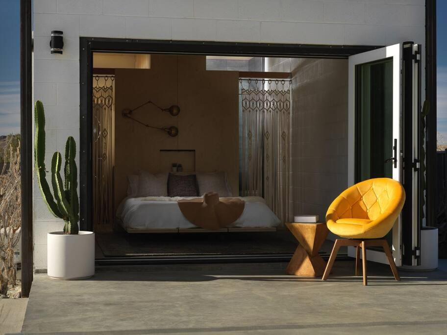 Neutra Luxury Retreat Pool And Holiday home Joshua Tree